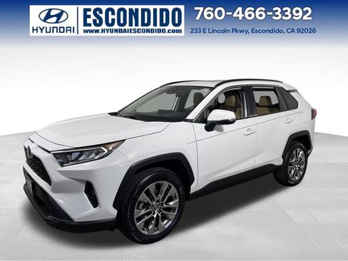 Used 2020 Toyota RAV4 XLE Premium image 1
