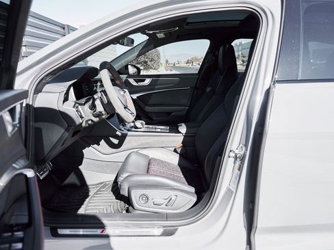 Used 2022 Audi RS 6 image 37