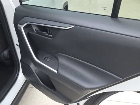 Used 2025 Toyota RAV4 LE AWD/4WD image 25