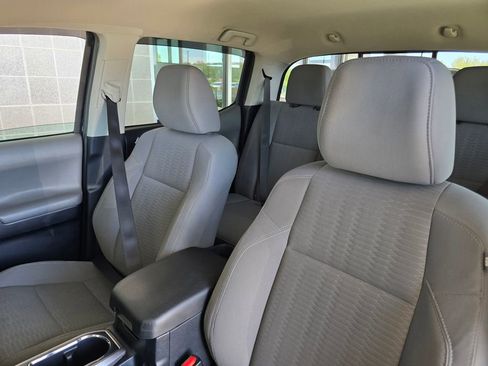 Used 2019 Toyota Tacoma SR5 AWD/4WD image 13