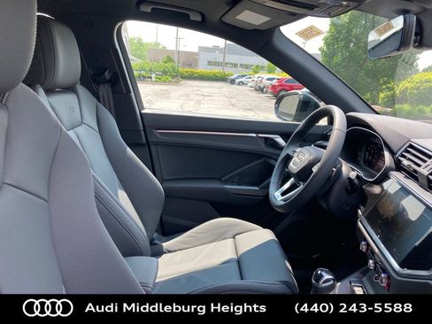 Used 2025 Audi Q3 2.0T Premium image 22