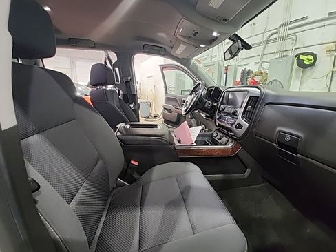 Used 2018 GMC Sierra 1500 SLE w/ Suspension Package, Off-Road AWD/4WD image 22