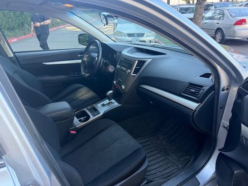 Used 2013 Subaru Legacy 2.5i Premium AWD/4WD image 16