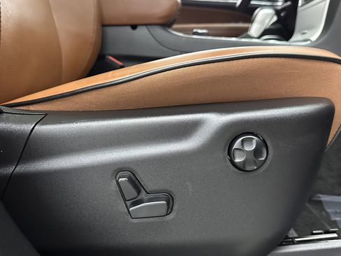 Used 2018 Jeep Grand Cherokee Summit w/ Platinum Series Group image 43