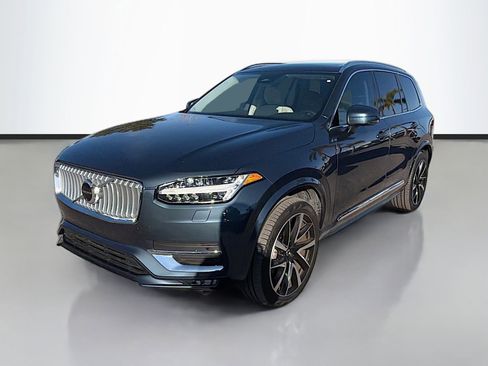 Used 2025 Volvo XC90 B5 Plus w/ Protection Package Premier image 8