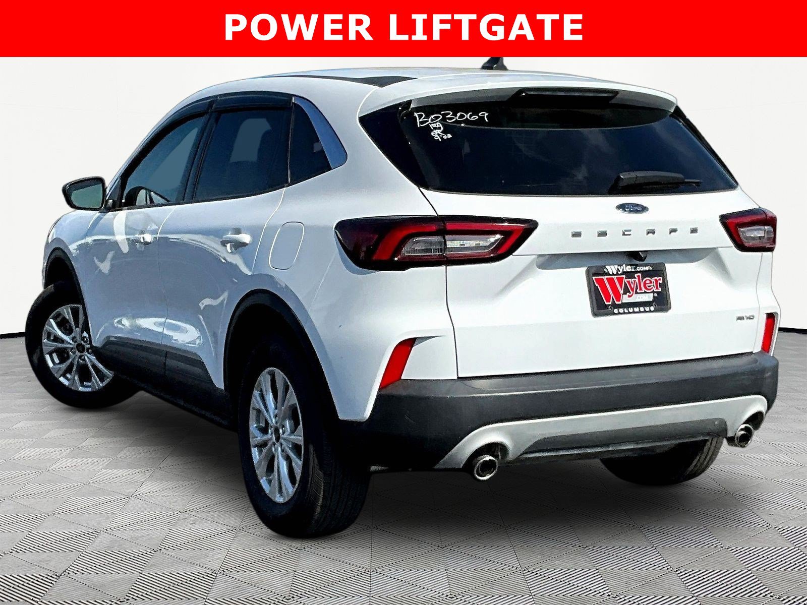 Used 2024 Ford Escape Active AWD/4WD image 4