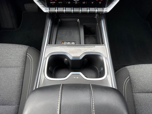 Used 2025 GMC Acadia Elevation image 15