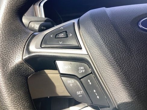 Used 2019 Ford Fusion SE image 13