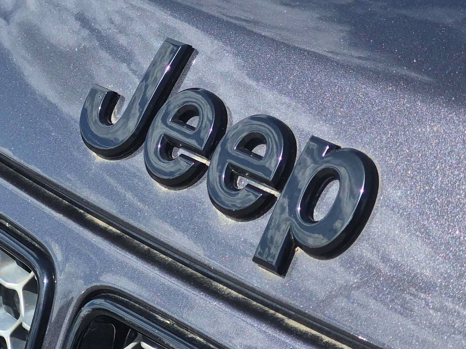Used 2015 Jeep Grand Cherokee Altitude AWD/4WD image 13
