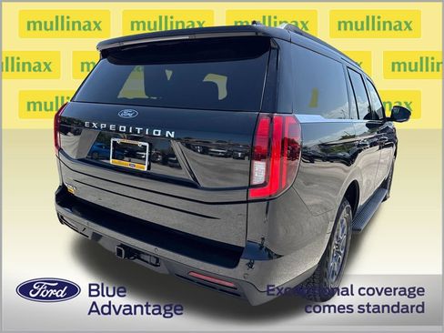 Used 2025 Ford Expedition Active RWD image 4