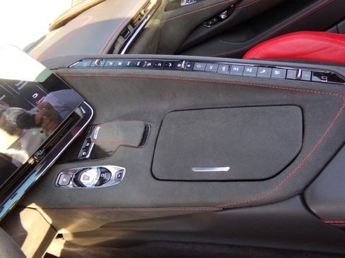 Used 2024 Chevrolet Corvette Z06 RWD image 20