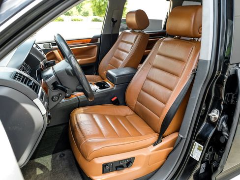 Used 2006 Volkswagen Touareg V10 TDI AWD/4WD image 32