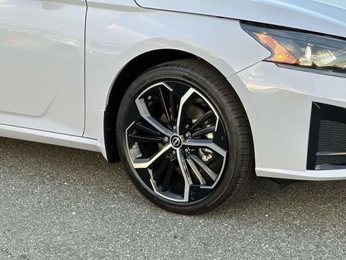 New 2025 Nissan Altima 2.5 SR w/ SR Premium Package image 7
