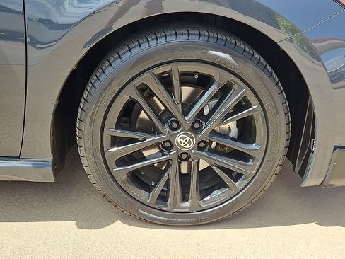 Used 2025 Toyota Camry SE FWD image 5