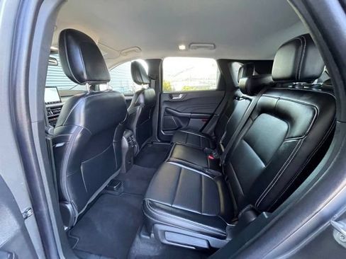 Certified 2025 Ford Escape Platinum AWD/4WD image 8