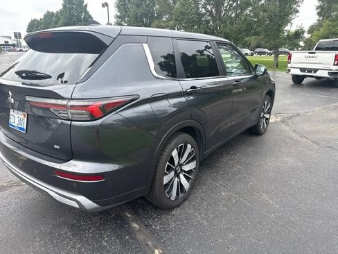 Used 2025 Mitsubishi Outlander AWD image 22