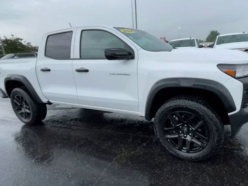 Certified 2024 Chevrolet Colorado Trail Boss w/ Advanced Trailering Package AWD/4WD image 7