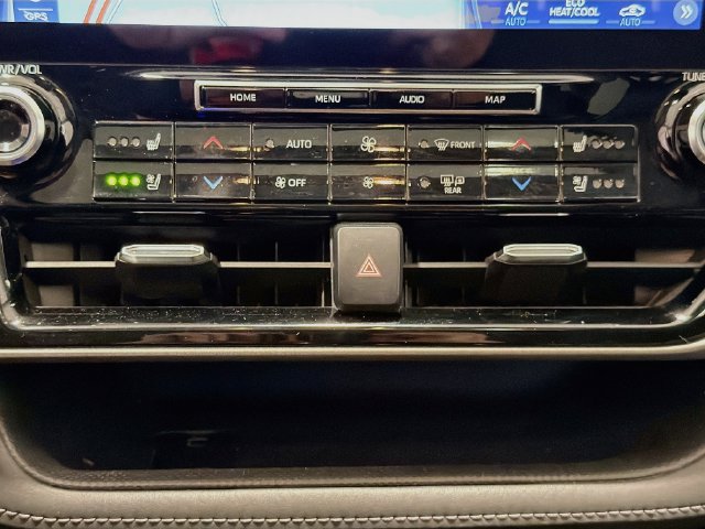 Used 2022 Toyota Highlander Limited w/ Protection Package #3 (TMS) AWD/4WD image 16