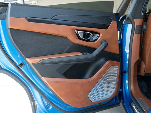 Used 2021 Lamborghini Urus image 34