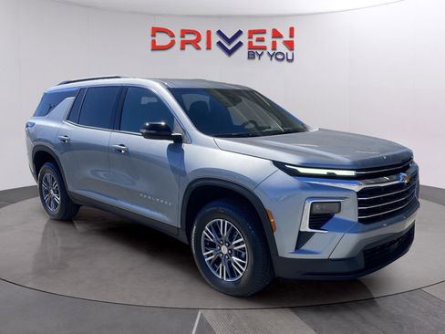 New 2026 Chevrolet Traverse LT w/ LPO, Floor Liner Package image 7