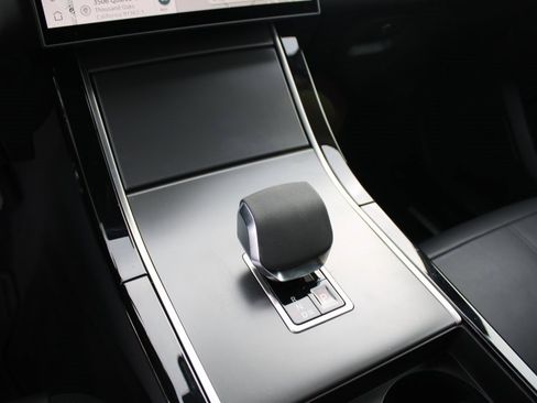 Used 2024 Land Rover Range Rover Velar Dynamic SE image 21