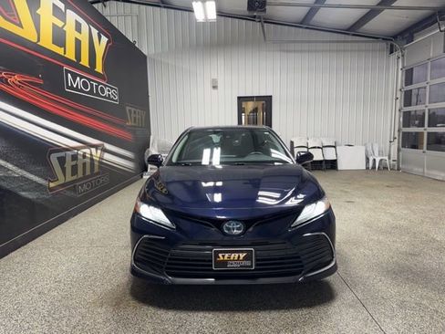 Used 2021 Toyota Camry XLE FWD image 29