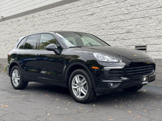 Used 2016 Porsche Cayenne w/ Premium Package AWD/4WD image 42