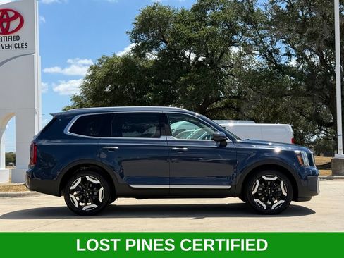 Used 2025 Kia Telluride S FWD image 5