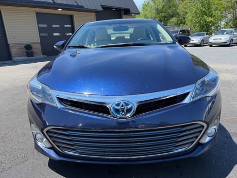 Used 2013 Toyota Avalon Limited FWD image 2