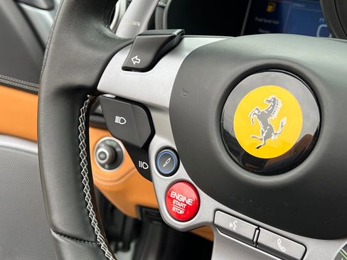 Used 2019 Ferrari Portofino RWD image 25
