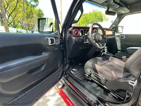 Used 2023 Jeep Wrangler Rubicon AWD/4WD image 15