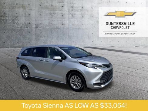 Used 2022 Toyota Sienna LE FWD image 1