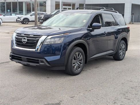 New 2025 Nissan Pathfinder SV w/ SV Premium Package image 7