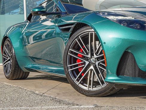 Used 2024 Aston Martin DB12 Coupe image 2