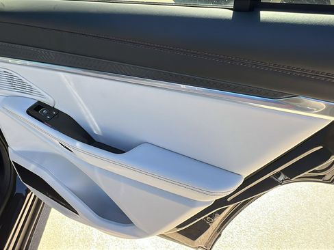 Used 2025 Jeep Wagoneer S Limited image 20