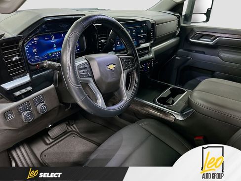 Certified 2025 Chevrolet Silverado 3500 LTZ w/ LTZ Convenience Package image 9