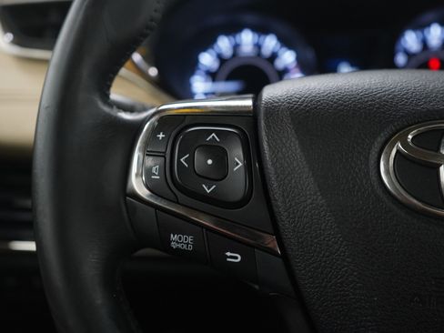 Used 2014 Toyota Avalon Limited w/ Technology Package FWD image 23
