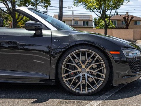 Used 2014 Audi R8 V10 w/ Full Leather Package AWD/4WD image 11