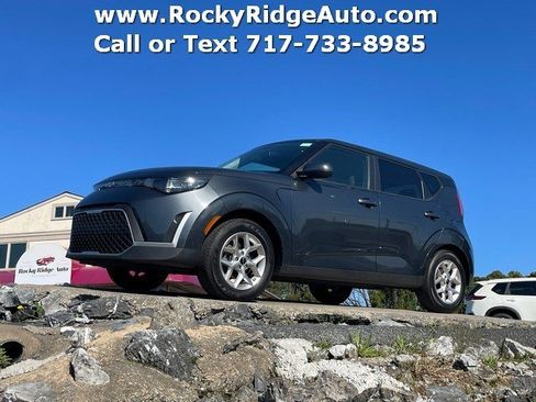 Used 2025 Kia Soul LX w/ LX Technology Package FWD image 1