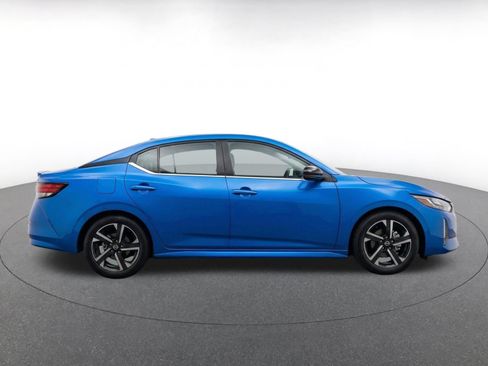 Used 2025 Nissan Sentra SV FWD image 11
