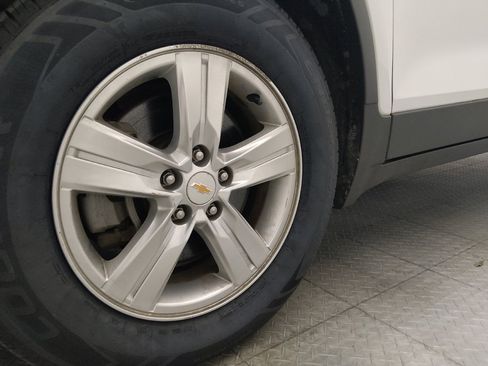 Used 2020 Chevrolet Trax LS w/ Tint and Cruise Package FWD image 31