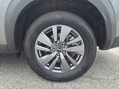 Used 2024 Nissan Pathfinder SV FWD image 28