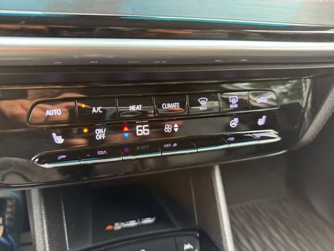 Used 2023 Chevrolet Bolt LT w/ Infotainment Package FWD image 18