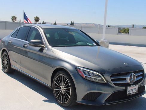 Used 2019 Mercedes-Benz C 300 Sedan image 2
