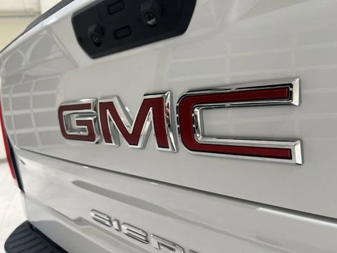 New 2026 GMC Sierra 1500 AT4 w/ AT4 Premium Package AWD/4WD image 32