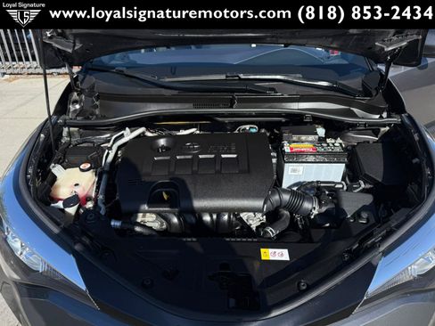 Used 2020 Toyota C-HR XLE FWD image 31