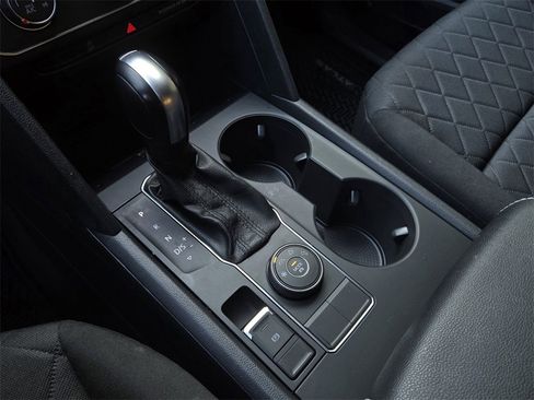 Used 2020 Volkswagen Atlas Cross Sport S image 16