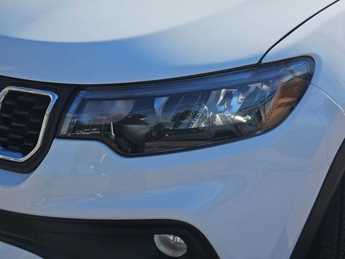 New 2026 Jeep Compass Latitude image 32