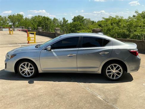 Used 2019 Acura ILX FWD image 2