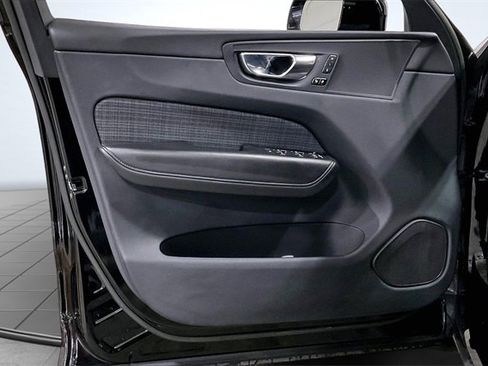 Certified 2023 Volvo XC60 B5 Core image 24